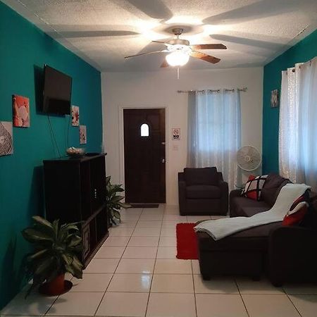 Seashells Apartment Nassau Exterior photo