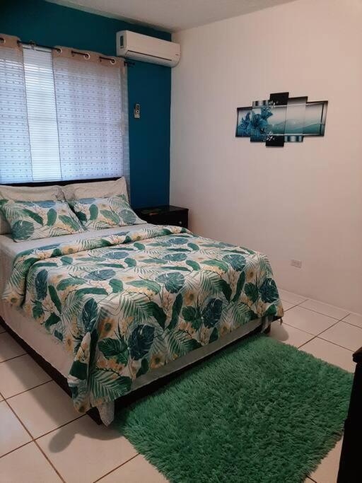 Seashells Apartment Nassau Exterior photo