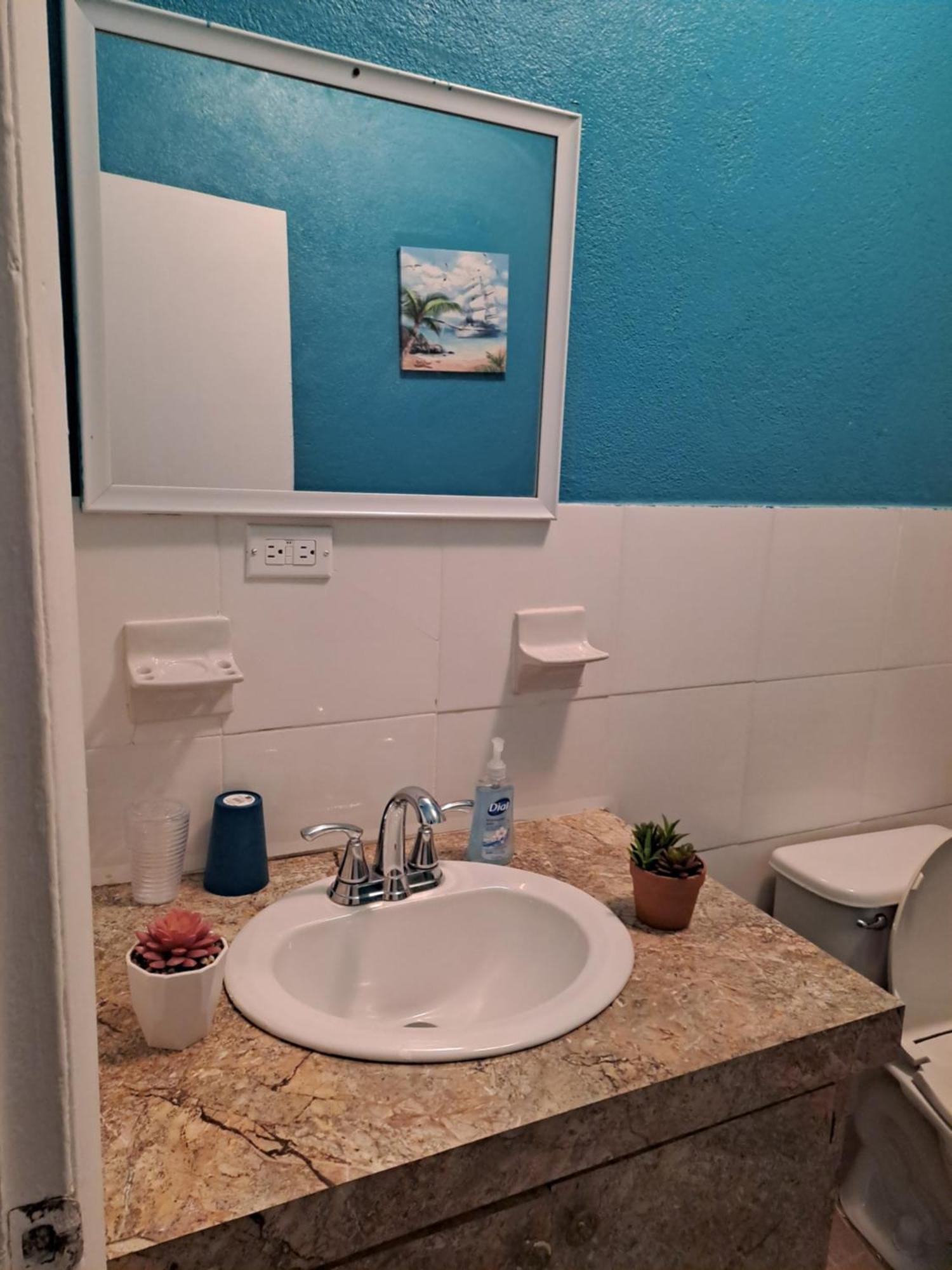 Seashells Apartment Nassau Exterior photo